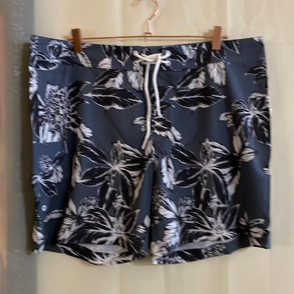 Goodthreads Men's 7” Inseam Swim Boardshorts  Size 38 New with tag